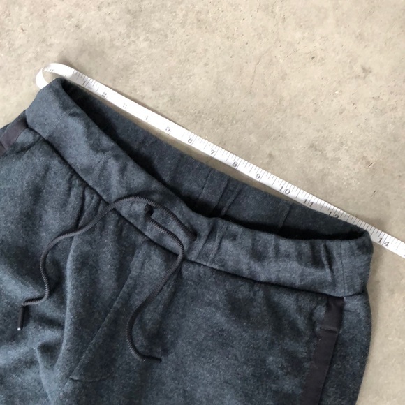Theory joggers size small made in Peru - Picture 2 of 11
